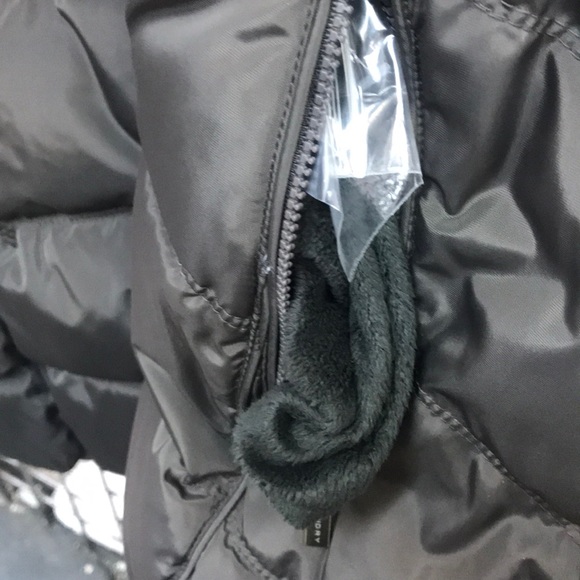 NWOT,Laundry by Shelli segal down fur hood,Olieve - Picture 8 of 16